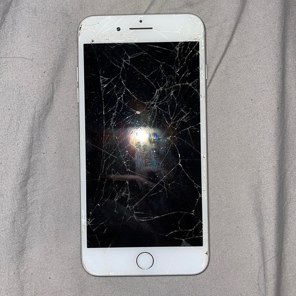 iPhone 6s+ - Picture 1 of 2